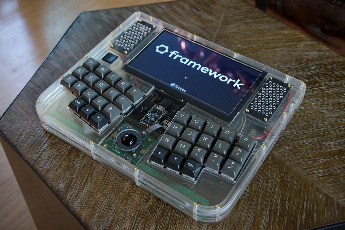 FrameworkPuter's tweet photo. Insanely cool Framework Laptop Mainboard-based cyberdeck by brickbots: https://t.co/gREZf6uA9v https://t.co/fEDcMoNL2K
