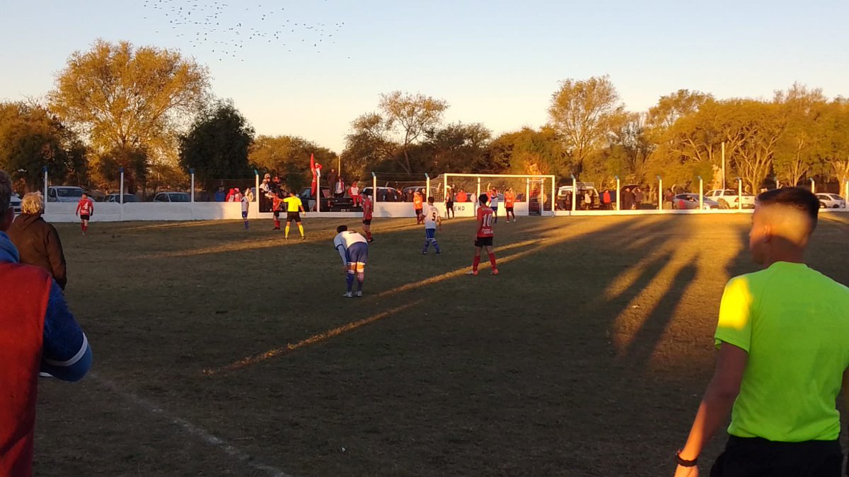 DeportivoAnguil's tweet photo. El árbitro adiciona 10’ 

#Anguilense 5 #Doblas 4 

#VamosDepo https://t.co/iA7G4pMdhS