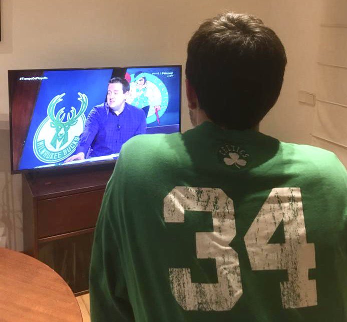 SamuFresco's tweet photo. #NBASundays Con Poleeete Pierce! https://t.co/r1HE5Yzlao