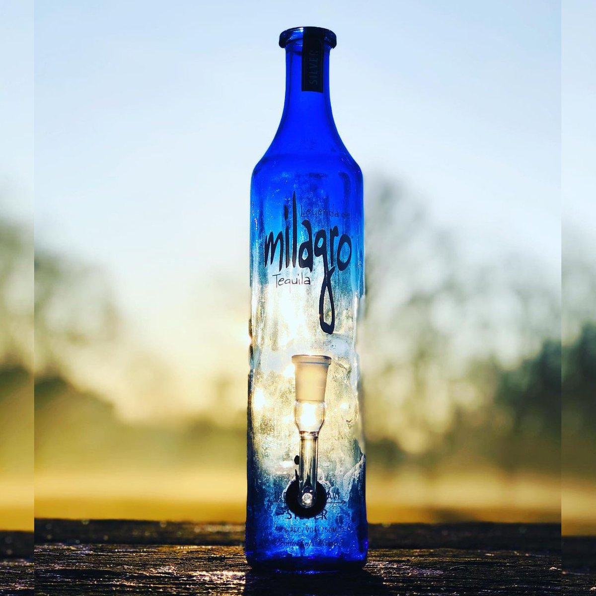 Upcycle_Glass's tweet photo. Try that new kush with this water pipe! 🌿🌿🌿

📍 Get this upcycled water pipe at https://t.co/IclT42bhZg 🔗🌿🌿

#saveabottle #upcycle #UpcycleGlass #locallymade https://t.co/bGEcFipJg7