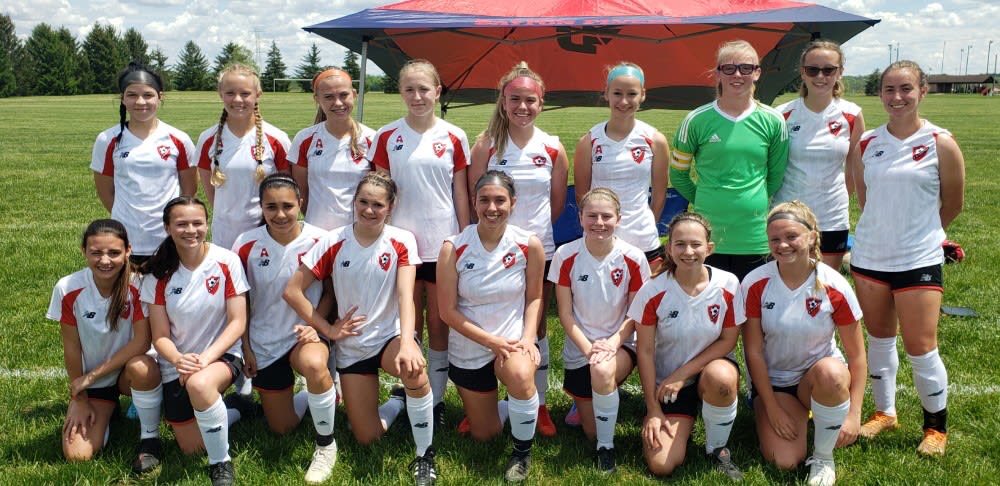 rileysmith_28's tweet photo. Guest played with our FC United 06 White team this weekend going 1 win and 1 tie at the Troy Strawberry Festival. Our second game got rained out but I loved watching these girls improve and play!💪Scoring two goals was another bonus! https://t.co/n2bWtu4hi9