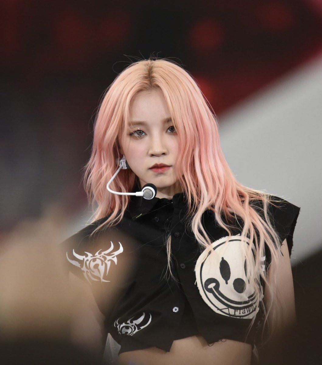 archivegidle's tweet photo. SONG YUQI https://t.co/kCapUrwMcQ