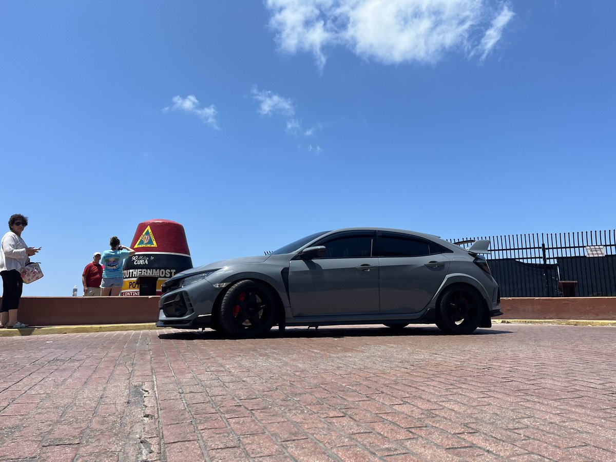 tuelzz's tweet photo. i was legit the most southern sw388s in the U.S.A.
📸 @Lalabites4
#Honda #Civic #TypeR #FK8 #sw388 https://t.co/aq4edzbZq5