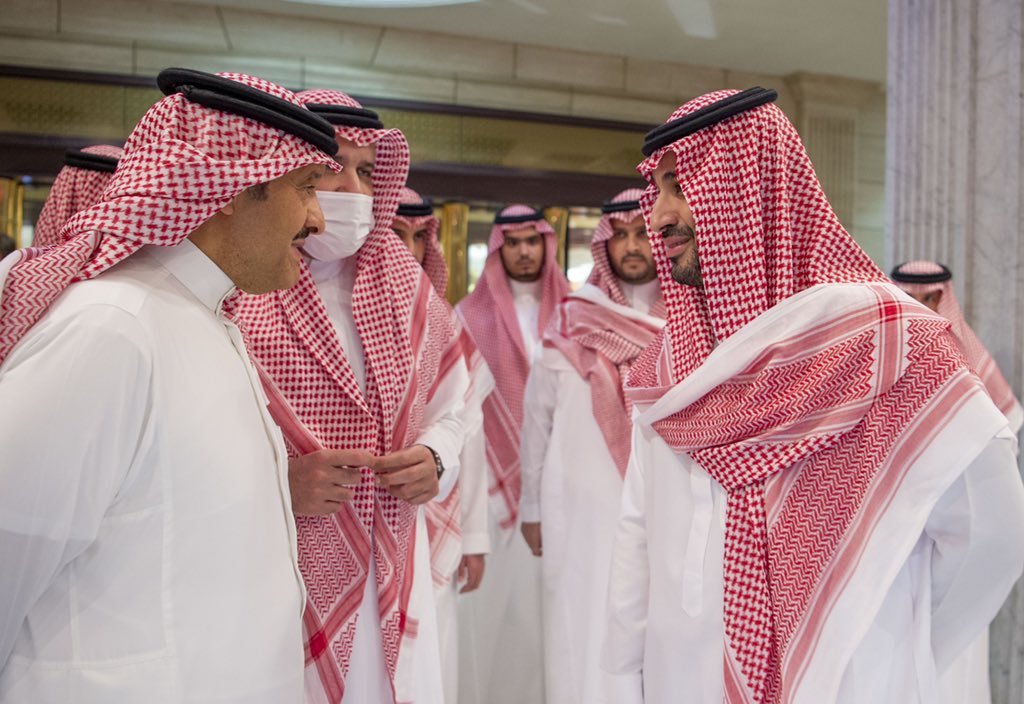 الديوان الملكي: خادم الحرمين الشريفين غادر مستشفى الملك فيصل التخصصي بجدة بعد إجراء الفحوصات الطبية واستكمال الخطة العلاجية وفترة النقاهة بنجاح