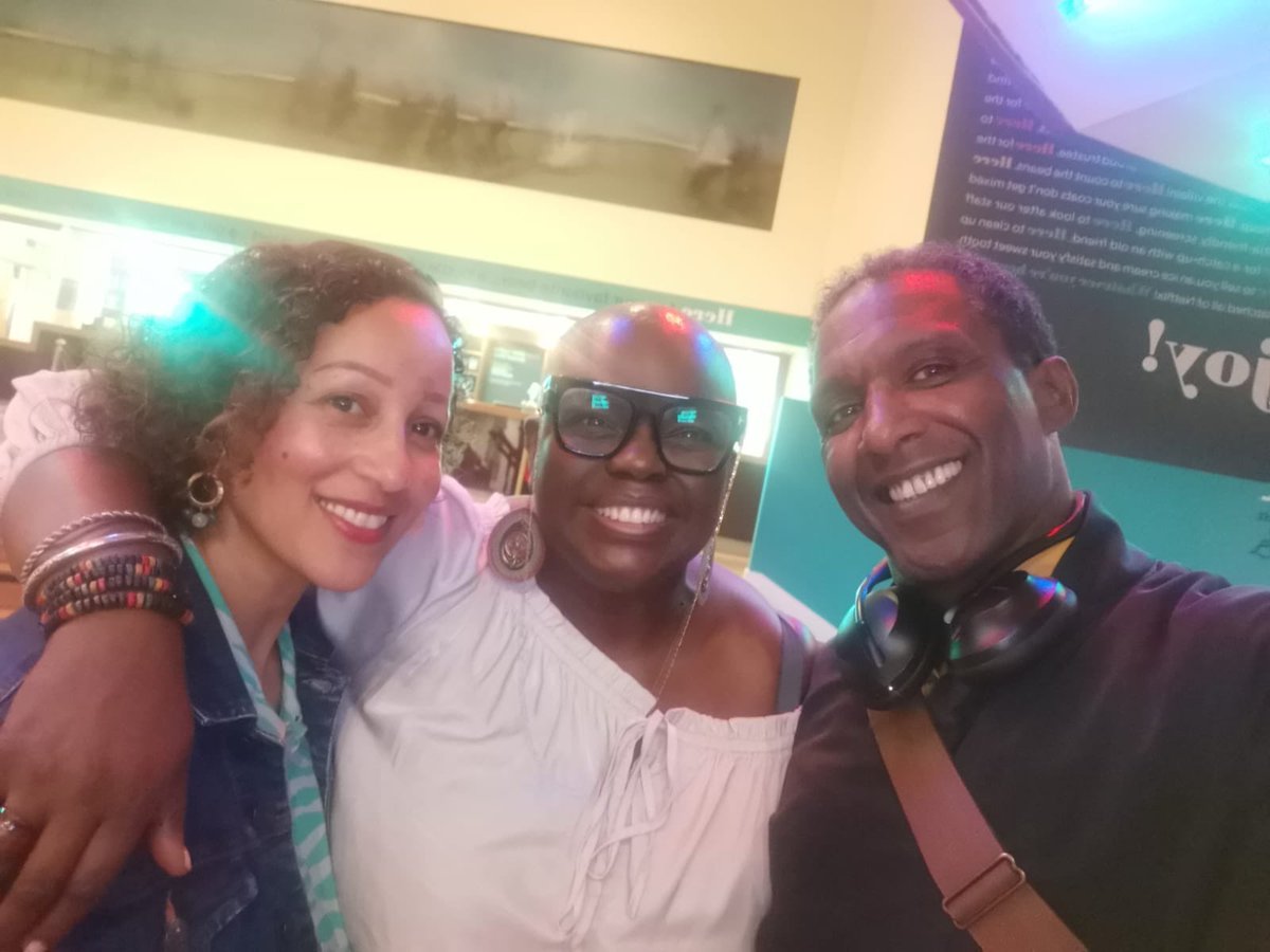 Nice to meet you <a href="/lemnsissay/">lemn sissay OBE FRSL</a> . Great evening hearing you read your book and the Q&amp;As. You are a gracious gentleman. Oh and rocking your #Ethiopian style too! @AprilsDawnLive