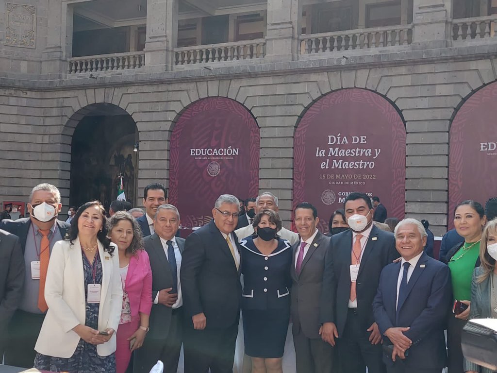AbelardoCarro's tweet photo. Pobre @SnteNacional, qué @SnteNacional tan pobre.. https://t.co/htO7Duag4m