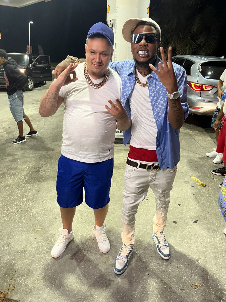 BigT_Ford's tweet photo. Louie V from head to toe I’m looking like ah scammer‼️2️⃣3️⃣ #llki https://t.co/C6GR0DopDr