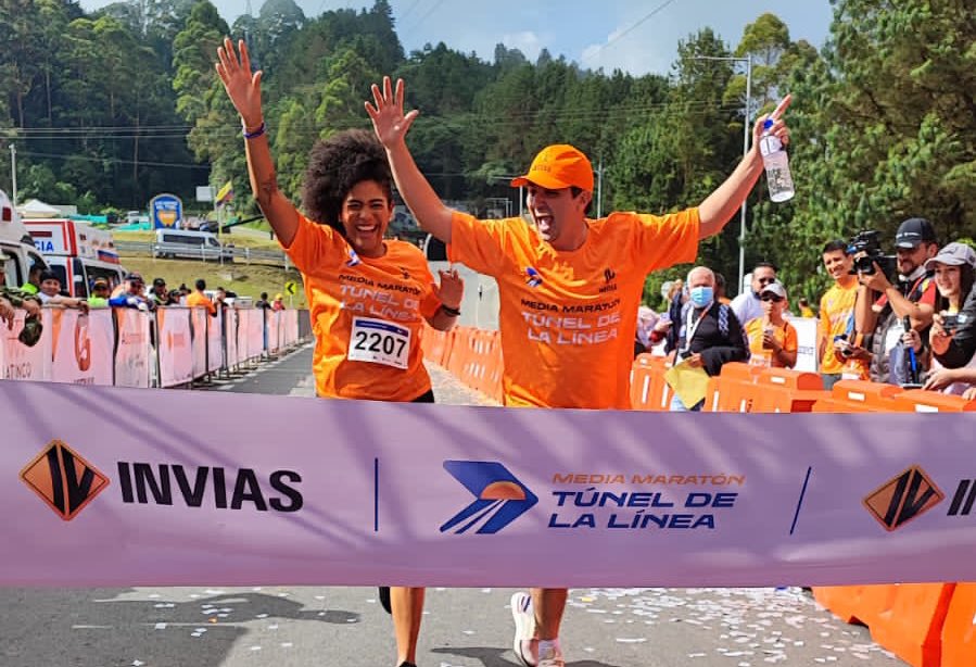 dany_matu's tweet photo. Hoy hicimos equipo @MindeporteCol e @InviasOficial para la #MMTúnelLaLínea. 

¡Muchas vías y una sola meta que no solo conectan ciudades sino a todos los colombianos! 🧡 https://t.co/pRtAvwjprO