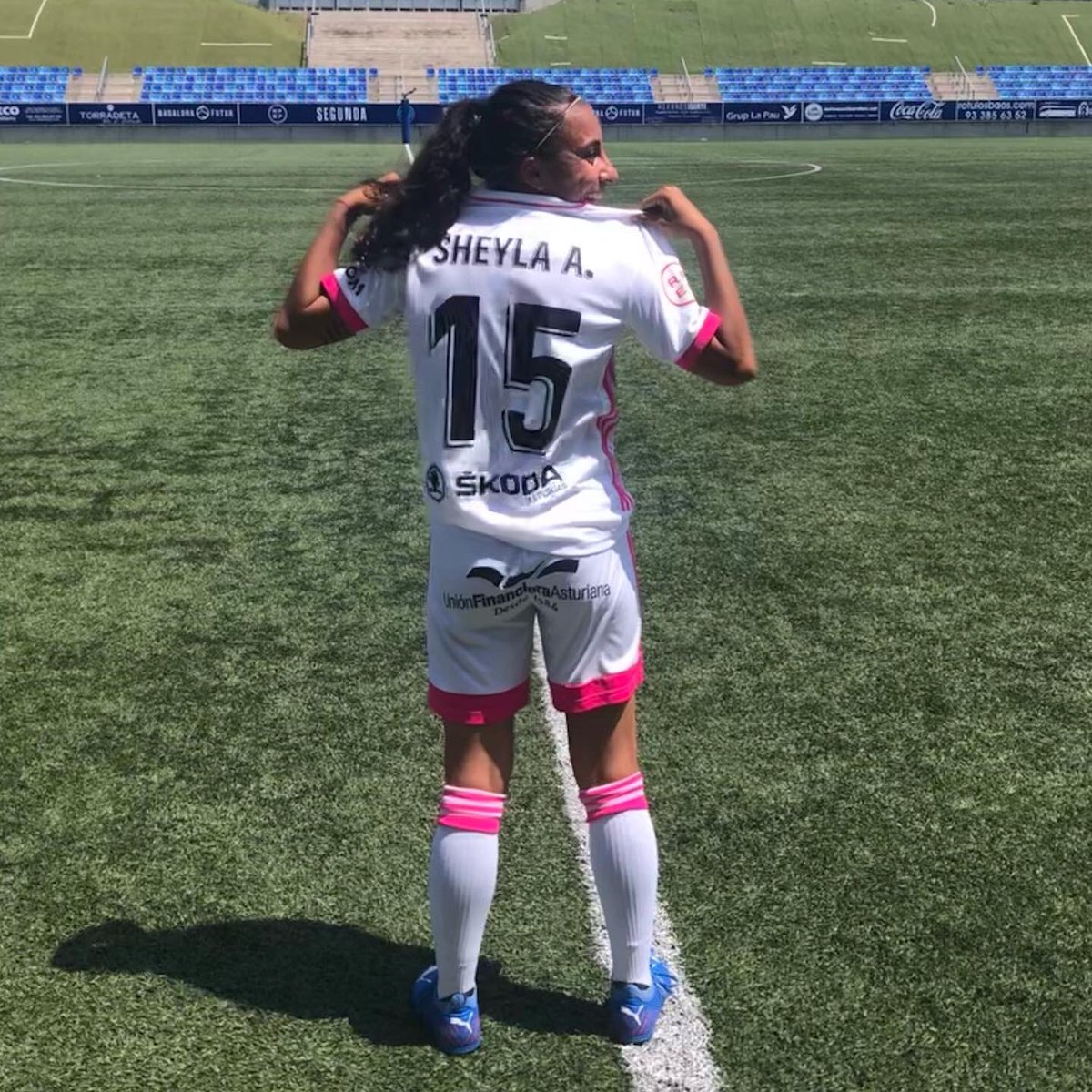 sheylaandrino7's tweet photo. 7 meses y 9 días, estoy de vuelta @RealOviedoFem 🦵🏽🚀 https://t.co/XNztXf8nob