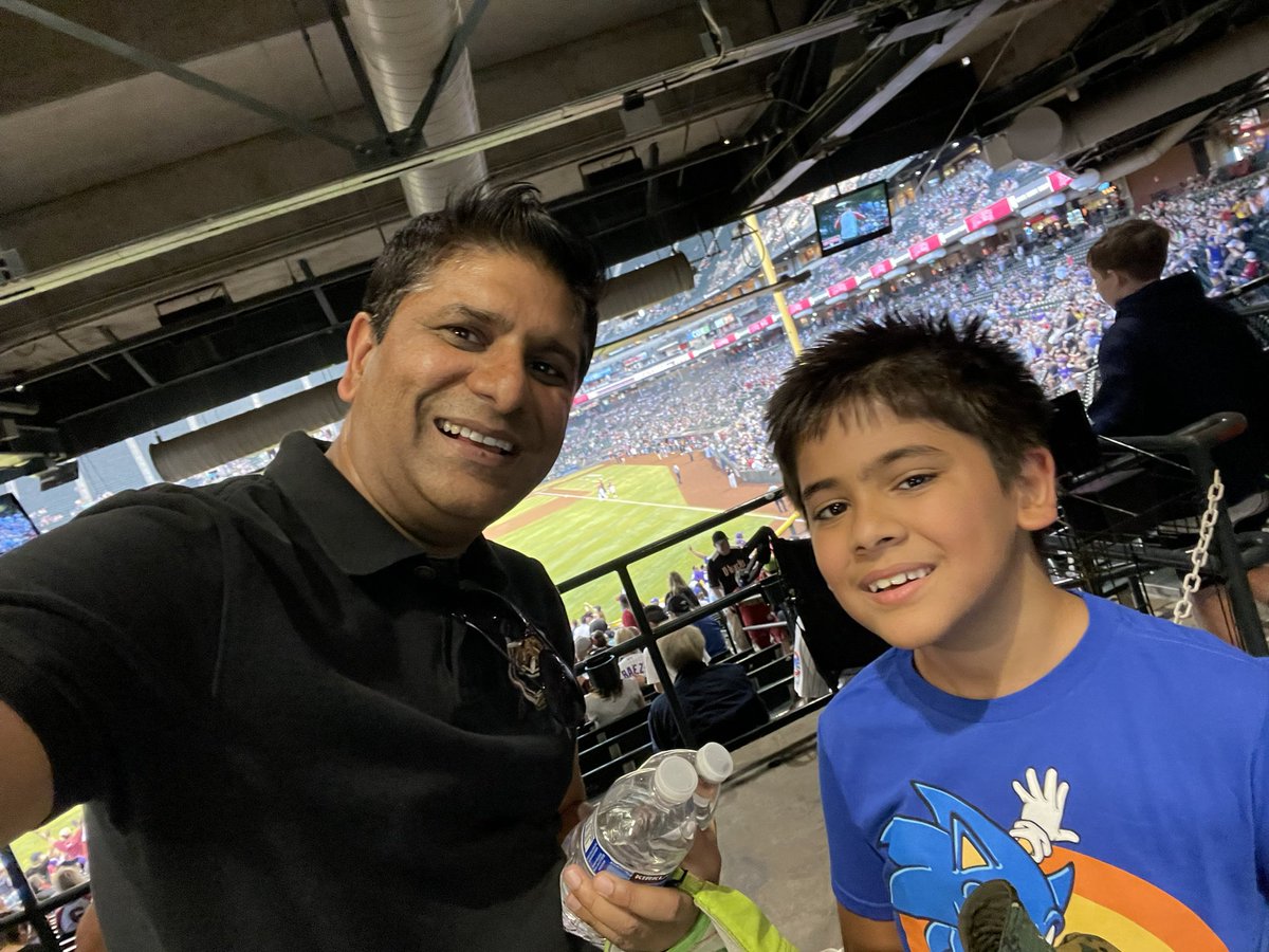 MohanTomar's tweet photo. First game for Mickey! Go #Dbacks  father son bonding https://t.co/x6HzypXpSA