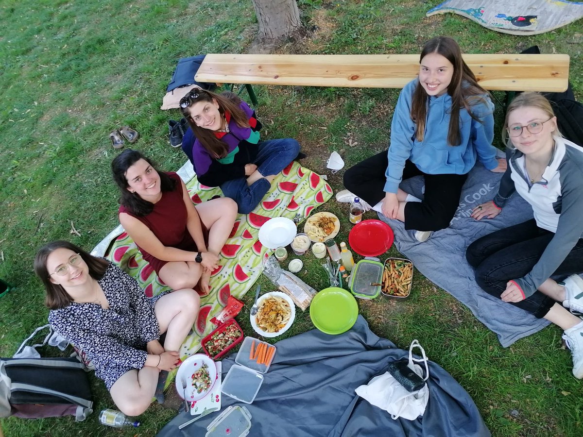 <a href="/KlimacampGoe/">Camp für Klimagerechtigkeit Göttingen</a> danke, dass wir heute bei euch sein durften. Es war wunderbar &amp; sehr lecker. So lässt sich der nächste #klimastreik gleich viel besser planen.
#healthforfuture #healthyplanethealthypeople #climatestrike