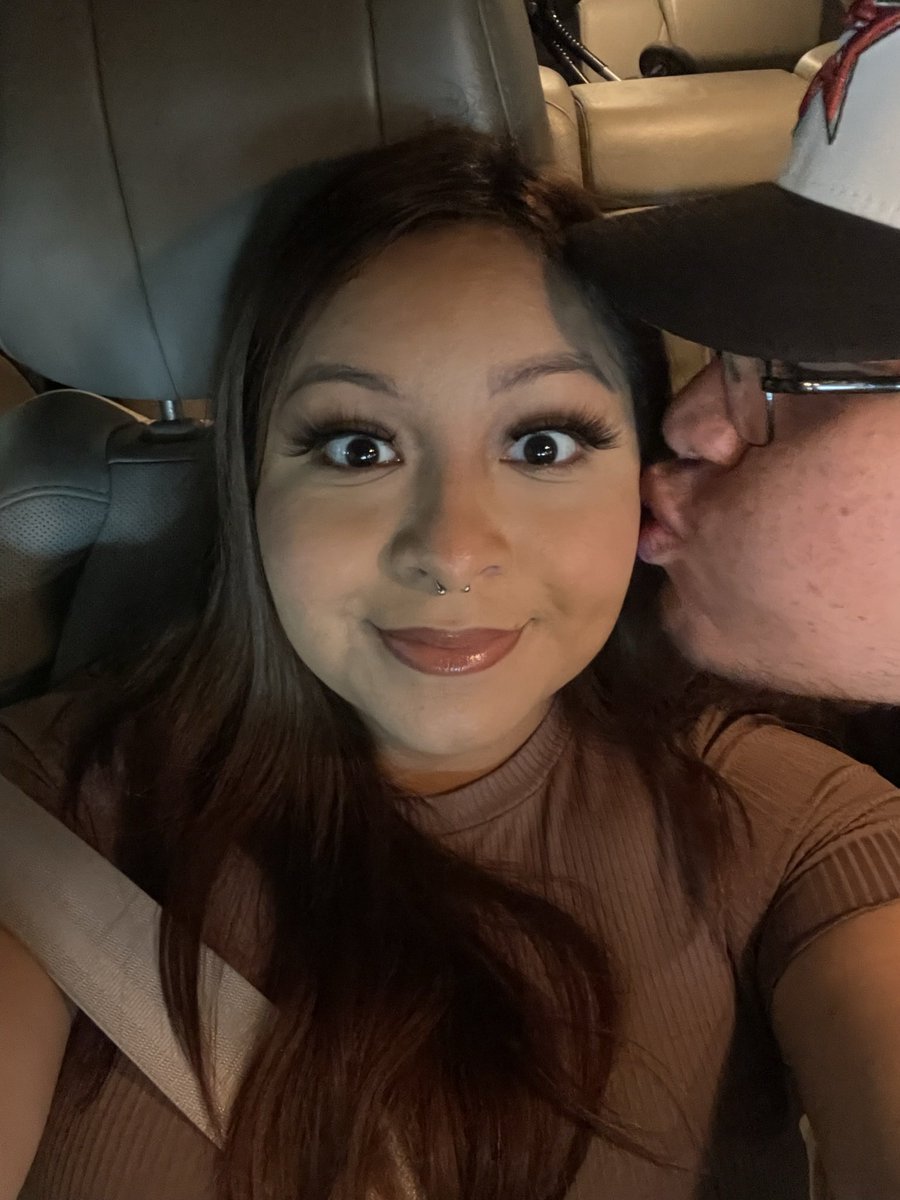 Gonna miss these bittersweet moments of my pregnancy and all the massages, late night cravings and heartburn id get , this pregnancy killed me but it was so worth it, I can’t wait to meet my chubby baby girl soon 😩😩🥺