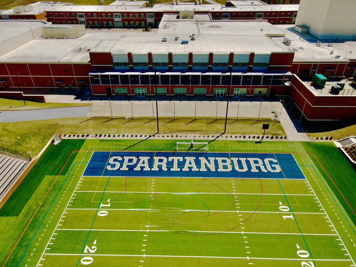 SchsStadiums's tweet photo. @SHSVikingsfb has one of the best facilities in all of South Carolina. This back view  on Friday Nights under Lights maybe the best! https://t.co/ilDJfsfkZw