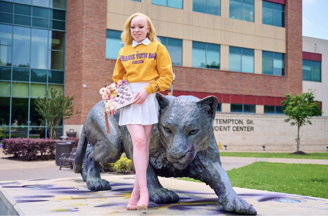 Hiitsmelexii's tweet image. It still hasn’t hit me. 🥹🥂
#PVAMU #PVGrad