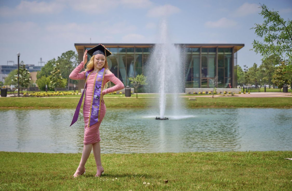 Hiitsmelexii's tweet image. It still hasn’t hit me. 🥹🥂
#PVAMU #PVGrad