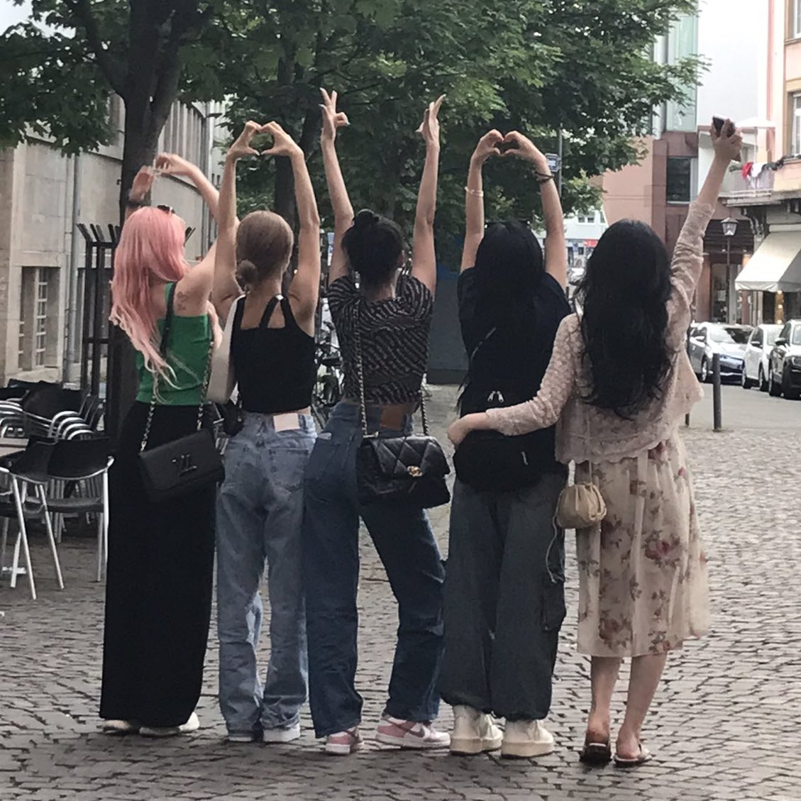 archivegidle's tweet photo. #GIDLE in germany https://t.co/oRTS1j7miu