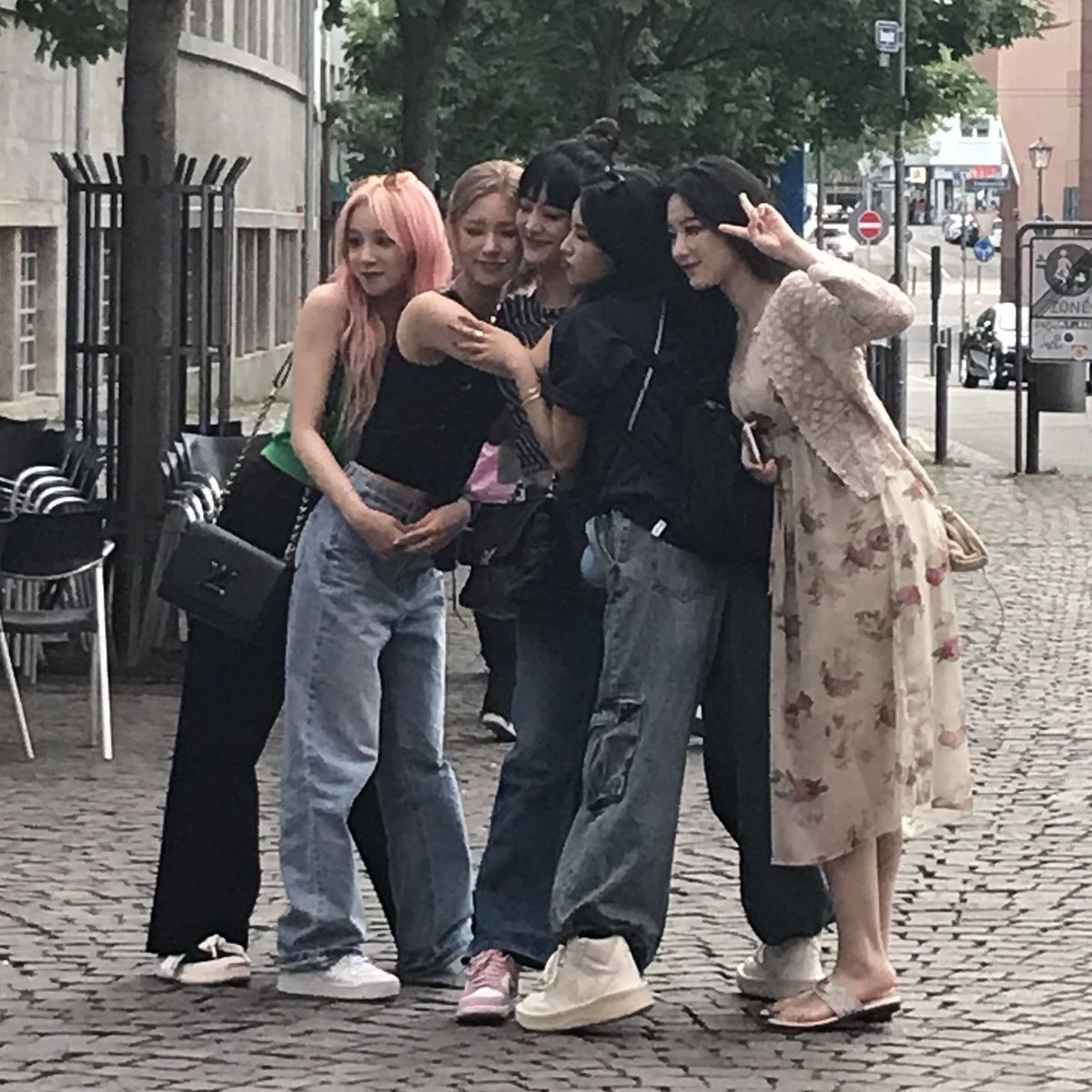 archivegidle's tweet photo. #GIDLE in germany https://t.co/oRTS1j7miu