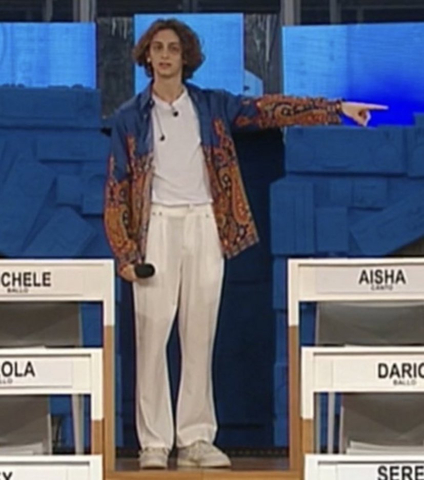 __nome_a_caso's tweet photo. ALBE VI DICE CHI VOTARE  #Amici21 https://t.co/9SWNJdInAL