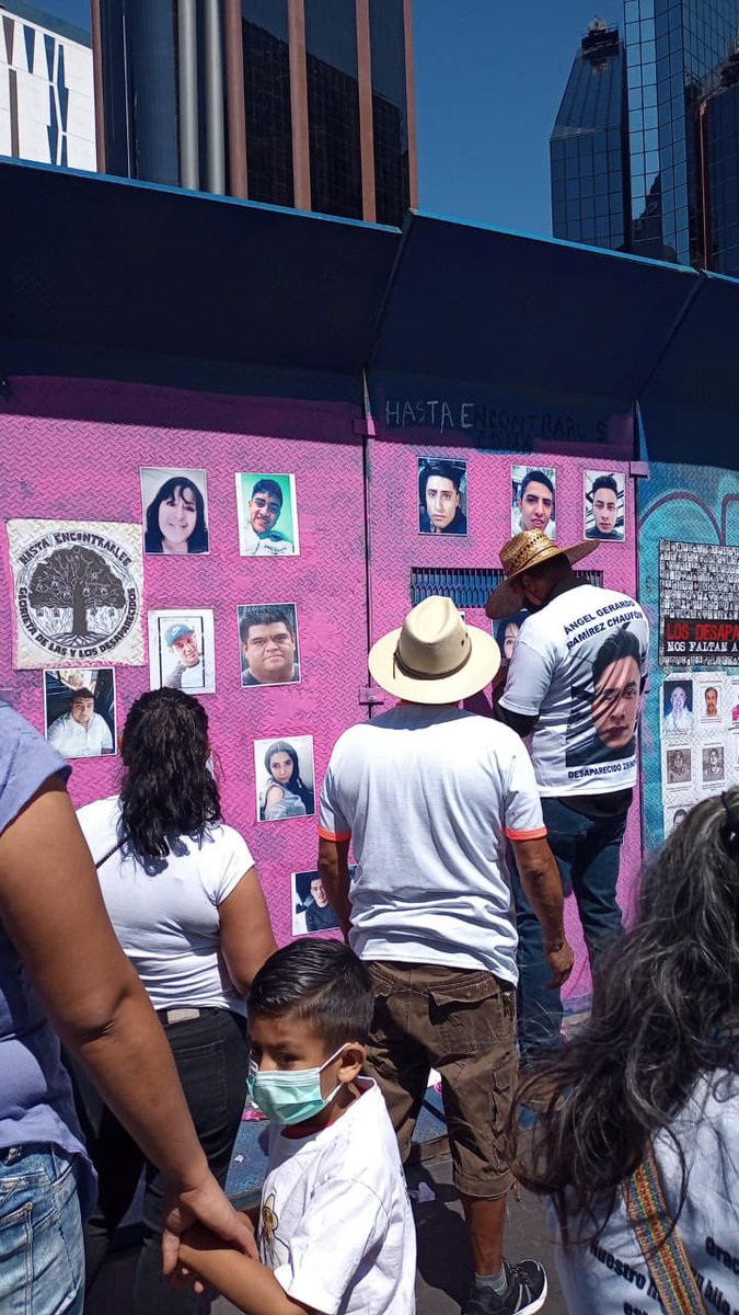 EncontrarleCDMX's tweet photo. No alcanzarán las vallas para callarnos, las calles nos pertenecen y no pediremos permiso para visibilizar a lxs desaparecidxs

Les recordamos que el mayor número de desapariciones se han reportado en esta administración

¡Hasta encontrarles! ❤️‍🔥👣
#GlorietaDeLasYLosDesaparecidos https://t.co/jPEB2jdneF