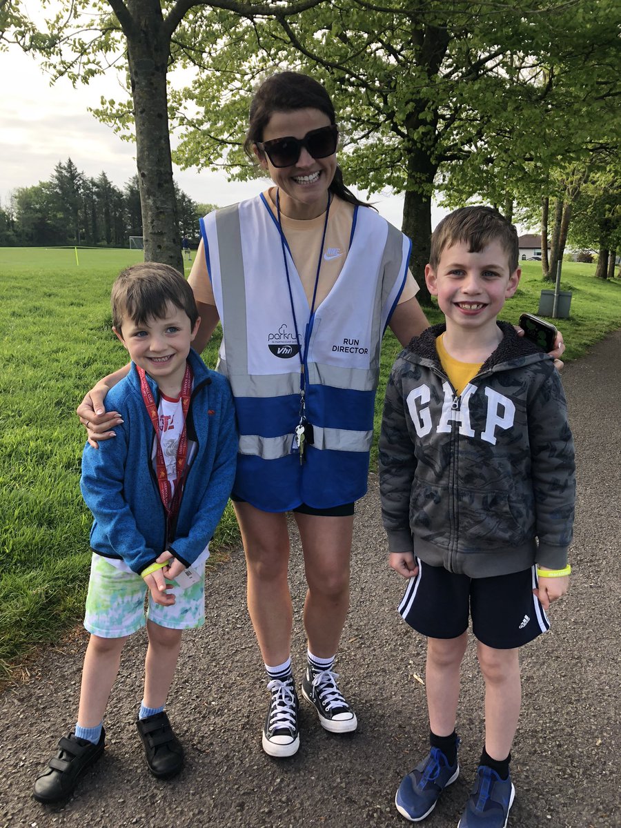 A fantastic achievement for Sebi and Sam this morning @cobhjnrparkrun full marathon wristbands were given to them by RD Sinéad, well done boys #cobhjuniorparkrun