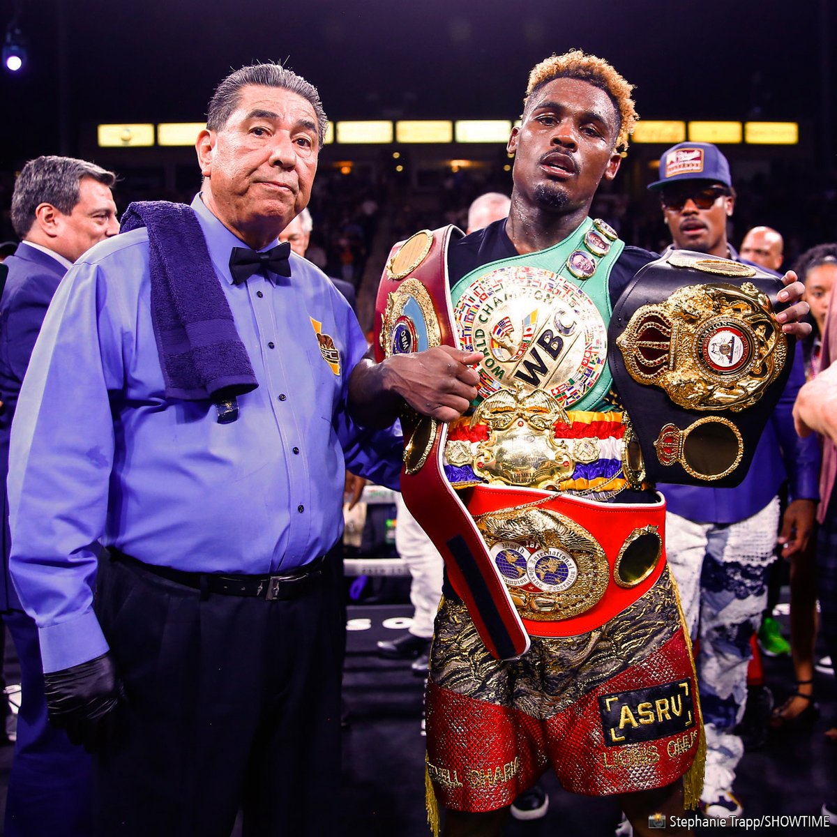 ringmagazine's tweet photo. 🇺🇸🥊 Jermell Charlo with all the super-welterweight world titles. Undisputed…

✅👑 WBA
✅👑 WBC
✅👑 IBF
✅👑 WBO
✅👑 Ring https://t.co/gMdiGCxiA3