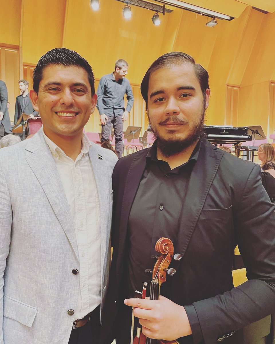 Orgullosos de acompañar en un increíble concierto a nuestro compatriota Carlos Zúniga, violinista que forma parte de la orquesta metropolitana de Barcelona 🎻🇭🇳