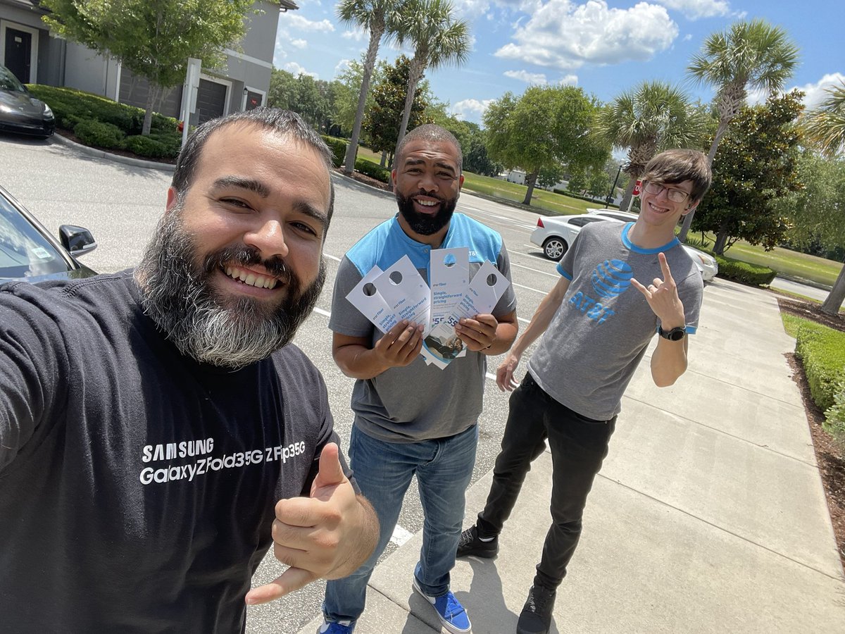 demarcus_poole's tweet photo. Preparing and then we hit the streets! Noble Lake Mary getting out and letting everyone know about our Fiber speeds!! #SwatsUp @One_FLA  @reynaolivo1 @Ciara_Wills @EstrellaYefri https://t.co/eKhGCNC9Ii