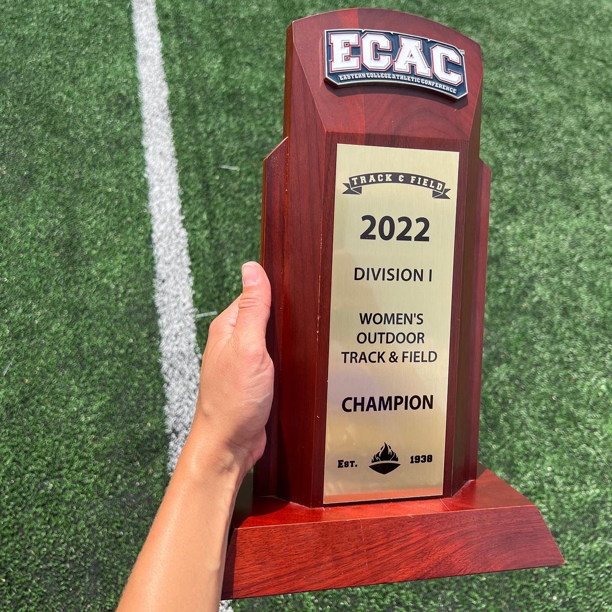 JMUTFXC's tweet photo. For the first time in program history… WE ARE ECAC CHAMPS!!!!!! 🏆🥇

#GoDukes https://t.co/Kn25U6Aq38