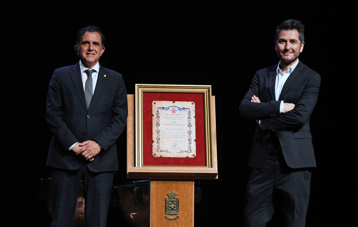 cdelamor_'s tweet photo. Muy honrado y agradecido por el nombramiento como Hijo Predilecto de Murcia. Ha sido un acto precioso y emocionante. @AytoMurcia https://t.co/bTju2YTvZH
