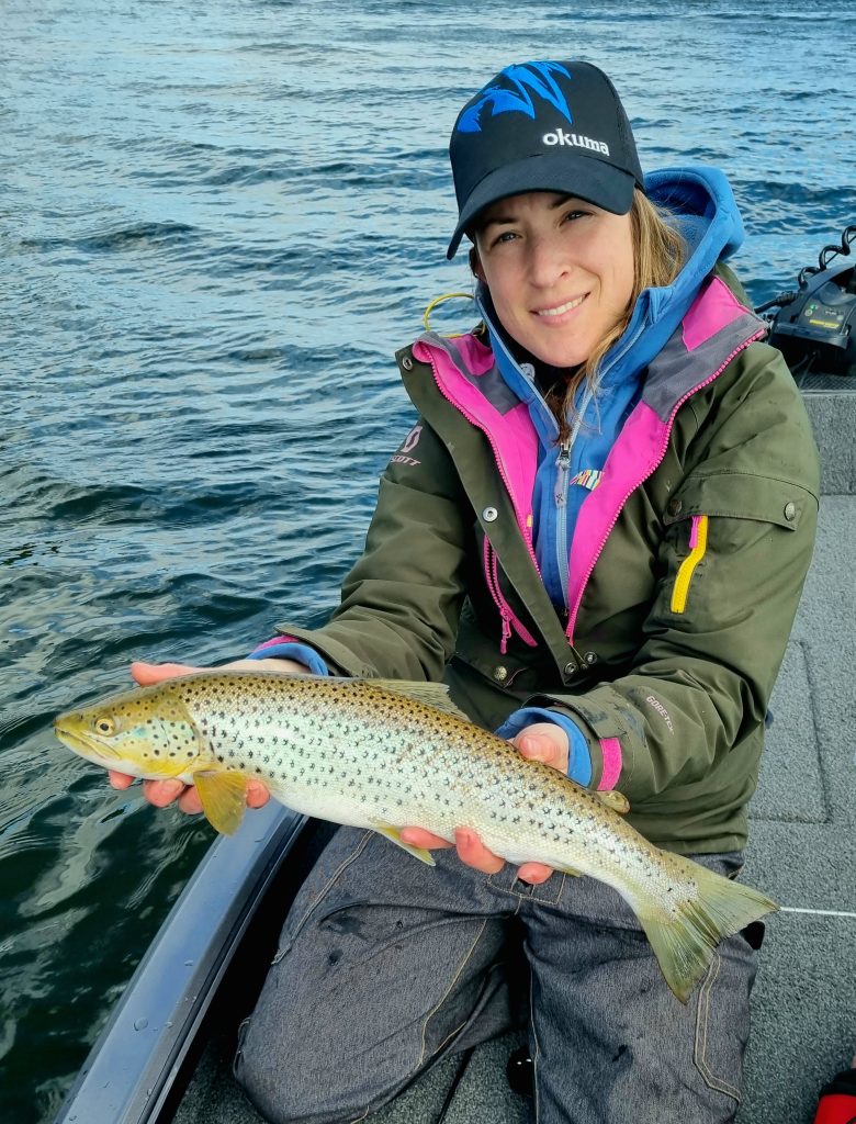 RapalaProguide's tweet image. Fullfart på KALLAN! 
Nytt blogginlägg av Mari Höglund

En fin öring som högg under ett vevstopp 

Våren inleddes med höga förväntningar och förhoppningar på fisket. Så snart isen släppte st...... Läs mer rapalaproguide.se/2022/05/fullfa…