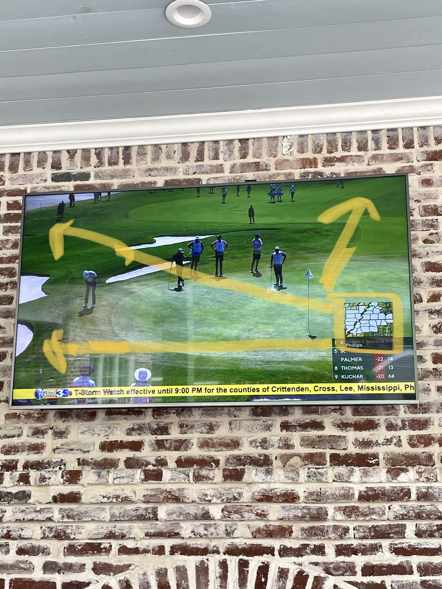 bogles81's tweet photo. @3onyourside who’s winning … you mind moving your box to one of the 3 available corners?  Thanks https://t.co/6ZnjHuLQ6r