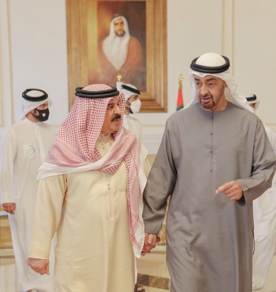 _alkhalifa tweet picture