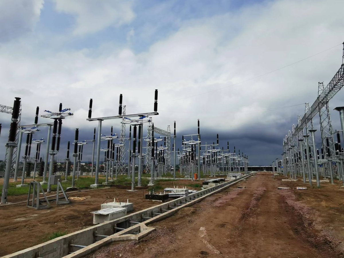 Amb_ZhuJing's tweet photo. J'ai visité aujourd'hui le chantier de station Kinsuka, nouveau fleuron de la coopération énergétique 🇨🇳🇨🇩. 10 mois après la pose de pierre par le Président Félix Antoine Tshisekedi, plus de 50% des travaux ont été réalisés. 2 millions de foyers kinois seront bénéficiaires. https://t.co/2jKT8HMvAJ