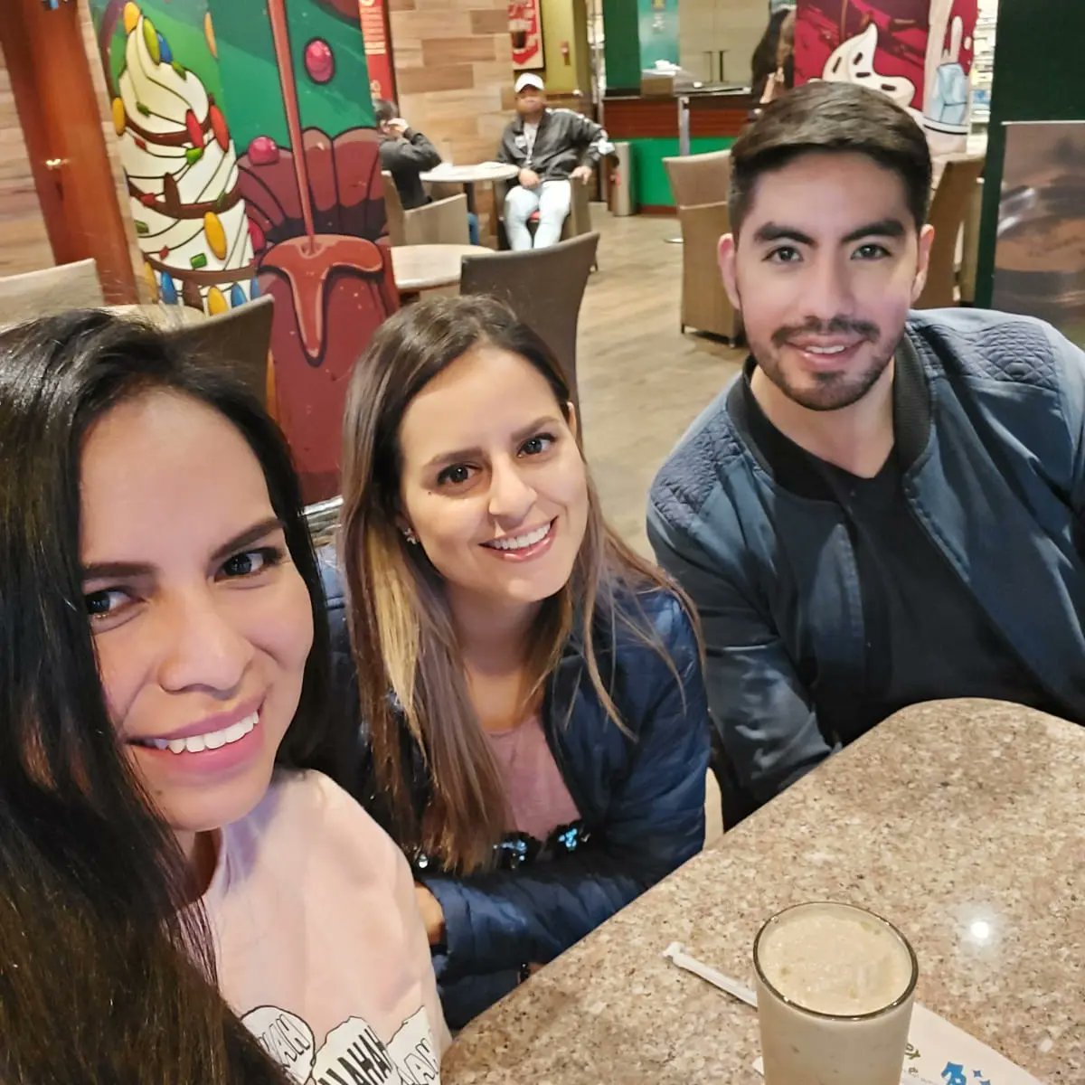 egoand's tweet photo. Y el foráneo cuencano terminó haciendo amistades en la capital #medfriends #emergencyroom #emergencioblastos https://t.co/FUvz0XbU5l