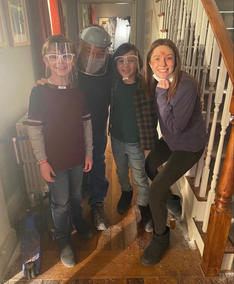 WANDATHlNKER's tweet photo. Julian Hilliard, Sam Raimi, Jett Klyne, and Elizabeth Olsen behind the scenes of Doctor Strange in the Multiverse of Madness (2022) https://t.co/38Ml3yEjWS