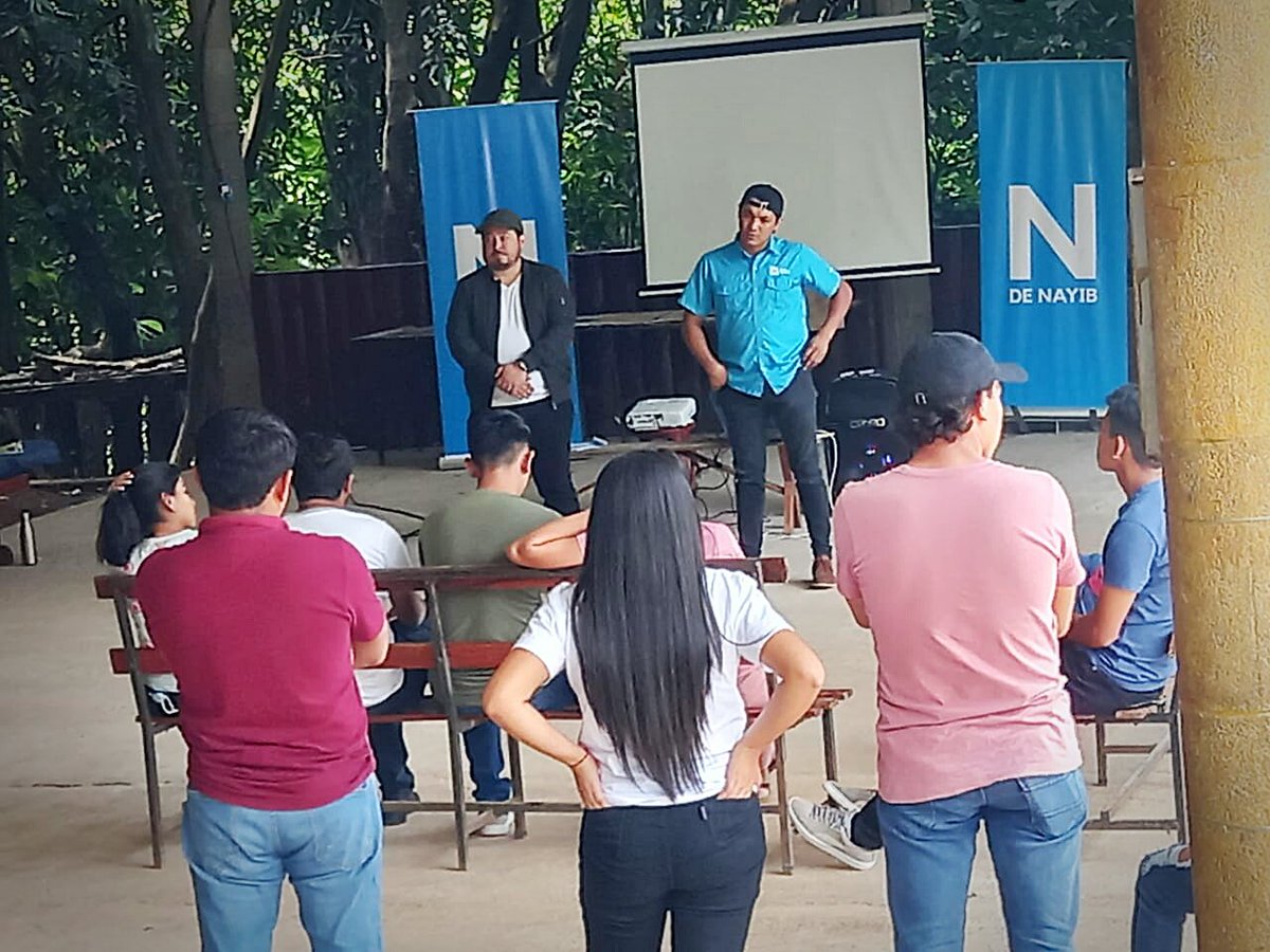 CarlosRivasSV's tweet photo. Domingo de territorio, en representación de mi compañero @DrJuanRodrig asistí a la clausura del taller, "Gestión y Planificación de Proyectos".
Impartido por la Secretaría Departamental de Juventud de nuestro partido, con los 26 secretarios de Juventud municipales. 
#BancadaCyan https://t.co/LPUj8cHnoE