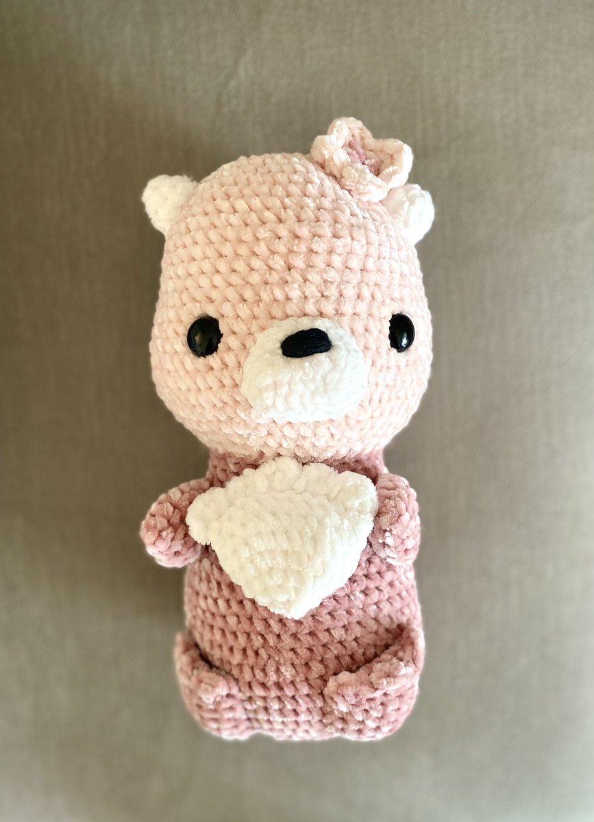 PhoebesPlushies's tweet photo. Sakura otter plushie 🌸 

Available 5/21 @ 3pm CST https://t.co/TWDEVxtteK