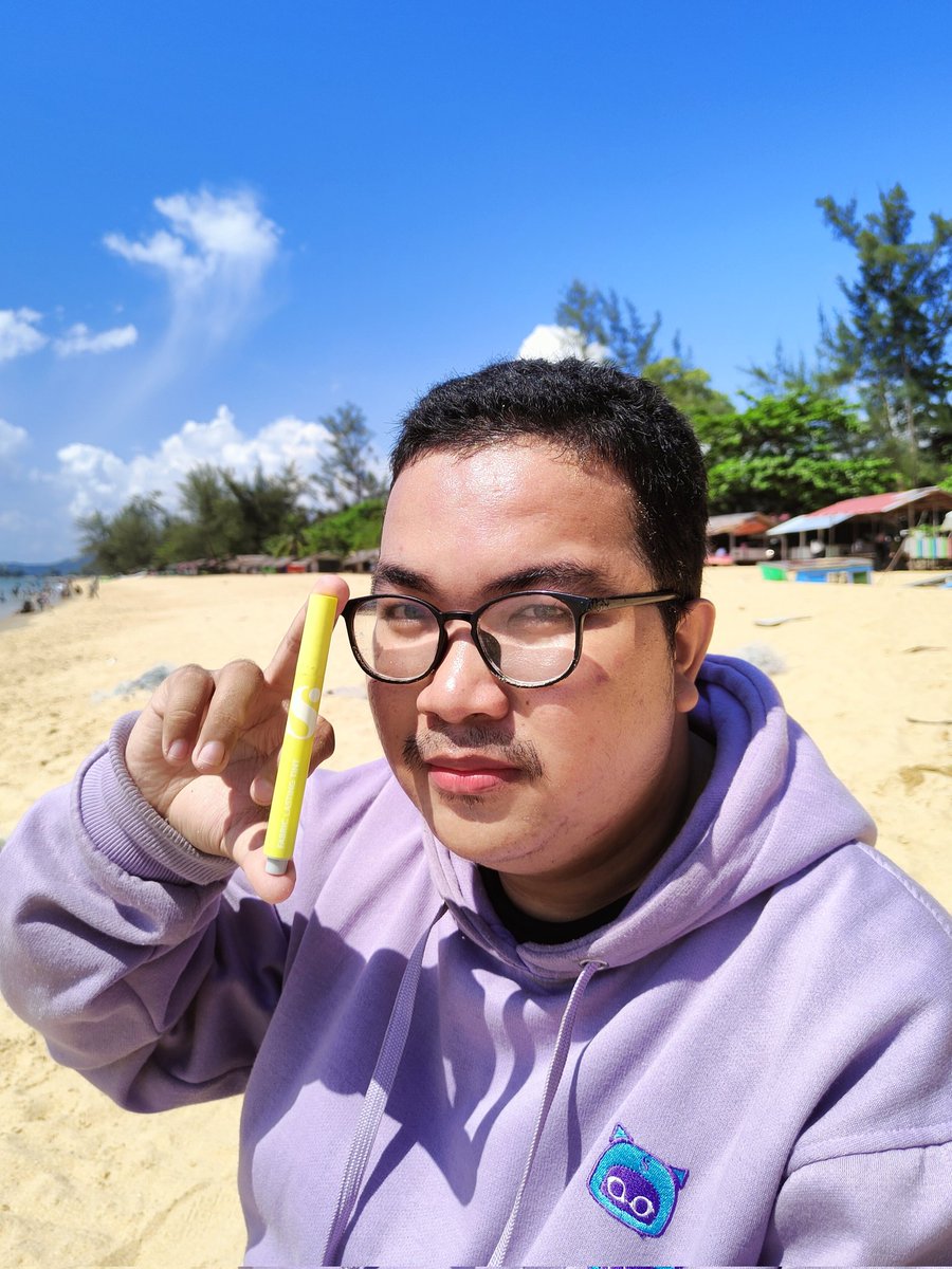 muslimdrmwn's tweet photo. Here my #SiPalingLipThinc look for holiday on beach with full lips of @Somethinc4u @somethinctown Fabric Lasting Tint Shade Mink👄
So what do you think about this tint look on my lips? Love or skip it, bestie?😆
#ThinczensApproved #SomethincJourney #YourOnlyLimit #DarmaReview https://t.co/4nxFyXPylc