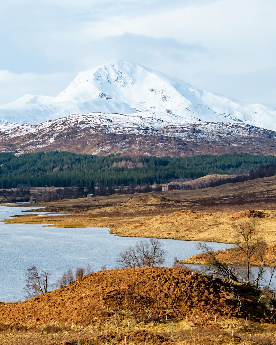 A typical Scottish landscape scene 🏔📷 

#earthcapture #Springwatch #BBCWildlifePOTD <a href="/BBCEarth/">BBC Earth</a> <a href="/BBCSpringwatch/">BBC Springwatch</a> <a href="/ScotWildlife/">Scottish Wildlife Trust</a> <a href="/nature_scot/">Former NatureScot account</a> <a href="/Natures_Voice/">RSPB</a> <a href="/N_T_S/">National Trust for Scotland</a> <a href="/VisitScotland/">VisitScotland</a> <a href="/UKNikon/">Nikon UK & Ireland</a> 

instagram.com/p/CdldXJaIpiv/