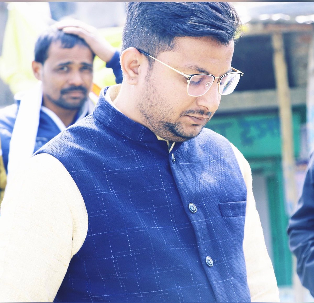 अगर #गलती पर भी आप #झुक नहीं पा रहे, 
तो समझ लेना यह आपका #आत्मविश्वास नहीं , 
आपका #घमंड आप से बात कर रहा है 🤘