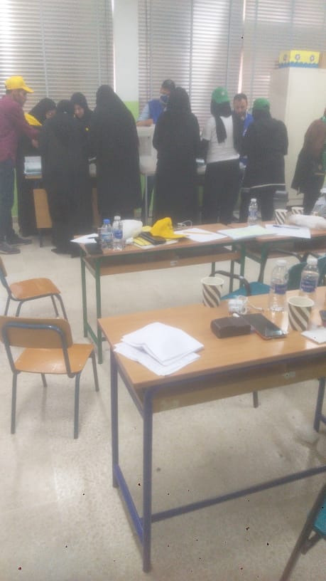 megaphone_news's tweet photo. تدخّل مندوبي حزب الله في عملية الفرز داخل غرفة رقم 6 وقلم 202 في عيناثا في الجنوب (نقلاً عن لادي). https://t.co/akE6aHWJ2b
