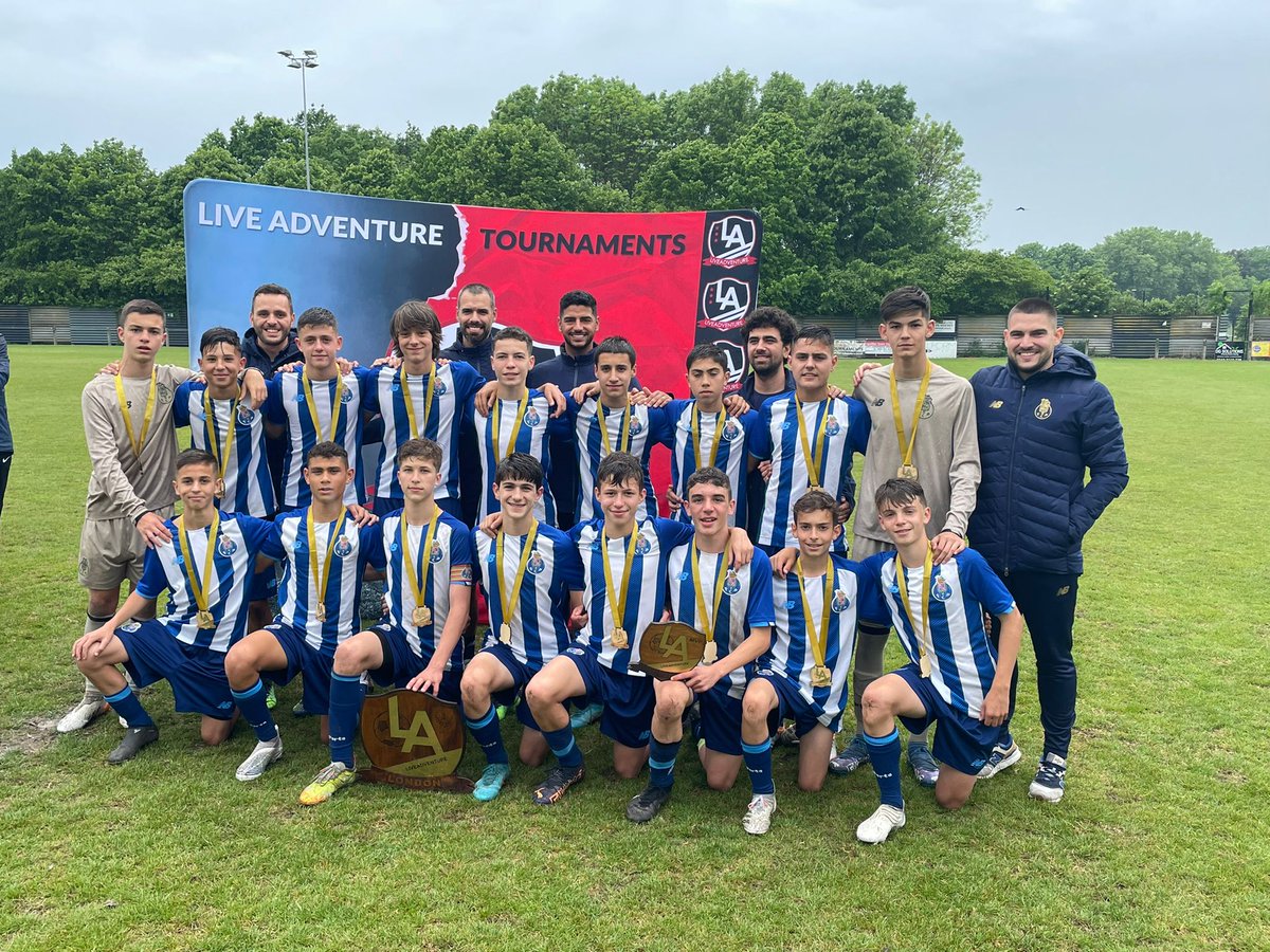 FCPorto's tweet photo. Os nossos #Sub14  venceram A London Cup ao derrotar na final o Az Alkmar por 1-0 💪💪
#FCPortoSub15 https://t.co/VVjQhDgeMM
