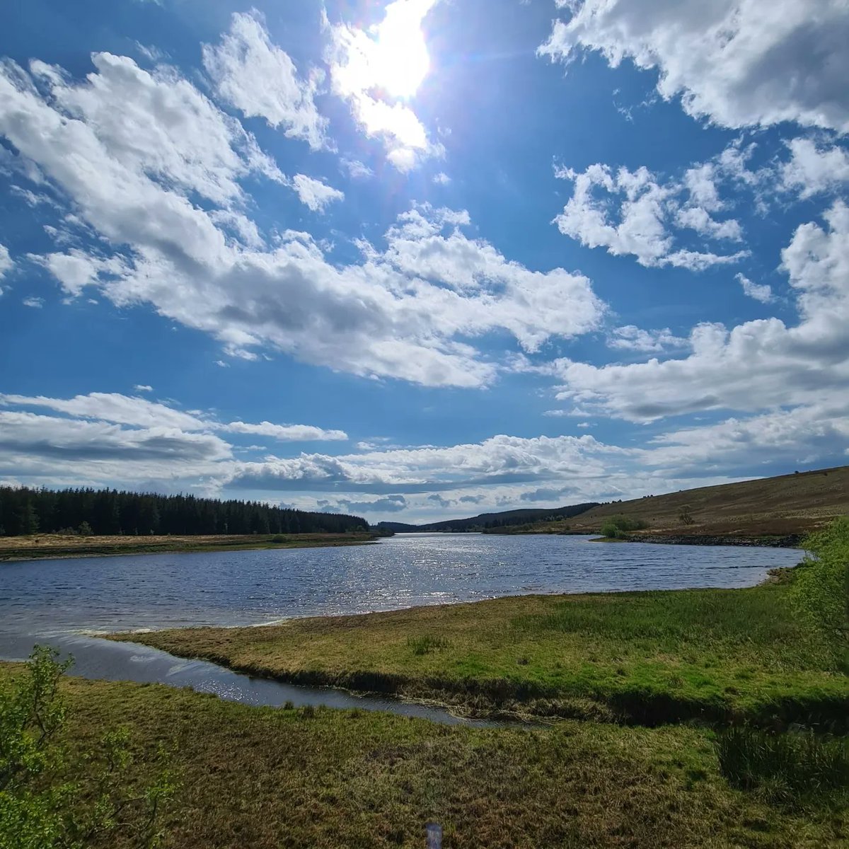 MissOutdoorEd's tweet photo. Enjoy nature! Alwen Reservoir. #gooutdoors #explore #microadventure https://t.co/srrTBcfsFC