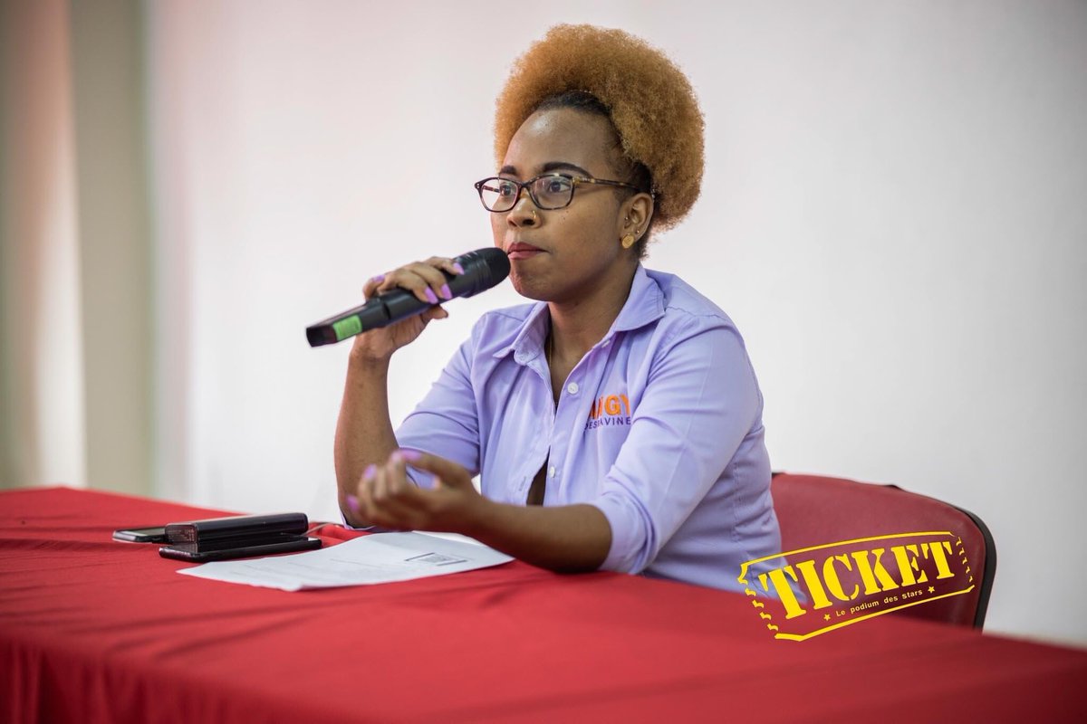 AngyDesravines's tweet photo. Yon premye konferans ki reyisi pou @the_dexcellence_pea dayè mwen pran plezi poum te moderatris epi yon lonè pou pataj panel sila ak entèvenan nou ki pa lòt ke @PatriceSalomo15
#AngyDesravines #PatriceSalomon #AngyDesravinesAvew #PSCommunications #journalist #communication https://t.co/6LPycDRMcW