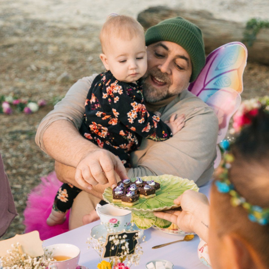 LoLuizaINTZFAN's tweet photo. #AceOfTaste @johnnapgoldman @duffgoldman Duff is a real daddy. The father dressing up as a fairy is very cool, he really wears his father's shirt. The family is very beautiful. I love this program. https://t.co/4UoJaN9PHn