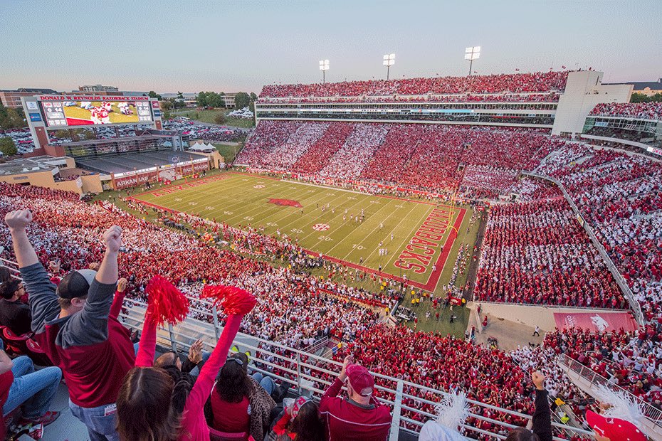 DLCoachTayLew_'s tweet photo. Another blessing from God !! I am beyond blessed to receive another offer to play big time football @RazorbackFB after a great convo with @CoachDekeAdams #WPS #Gohogs https://t.co/wKtJUZgqd3