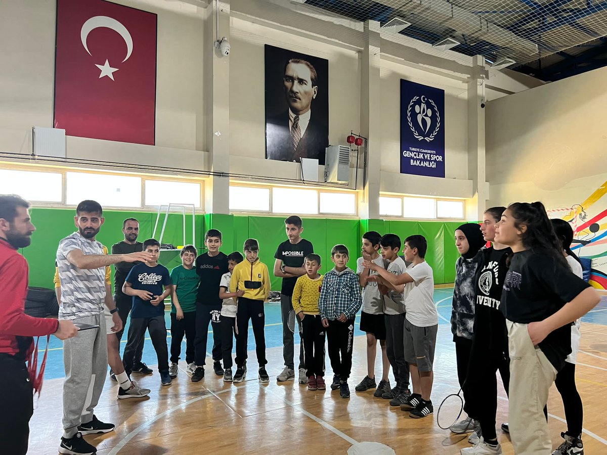 SuphiDe's tweet photo. "19 Mayıs Atatürk'ü Annma Gençlik ve Spor Bayramı kapsamında düzenlenen Badminton Turnuvası dereceye girenlere madalya verildi @TurkBadFed @samikeskin30 @30Emin_YILDIRIM @kenancanann @kasapoglu @idrisakbiyik @hem_yuksekova @cimsitomer @Cneytner9 @RTErdogan @Gsb_Hakkarigm https://t.co/LNkFGf1fCS