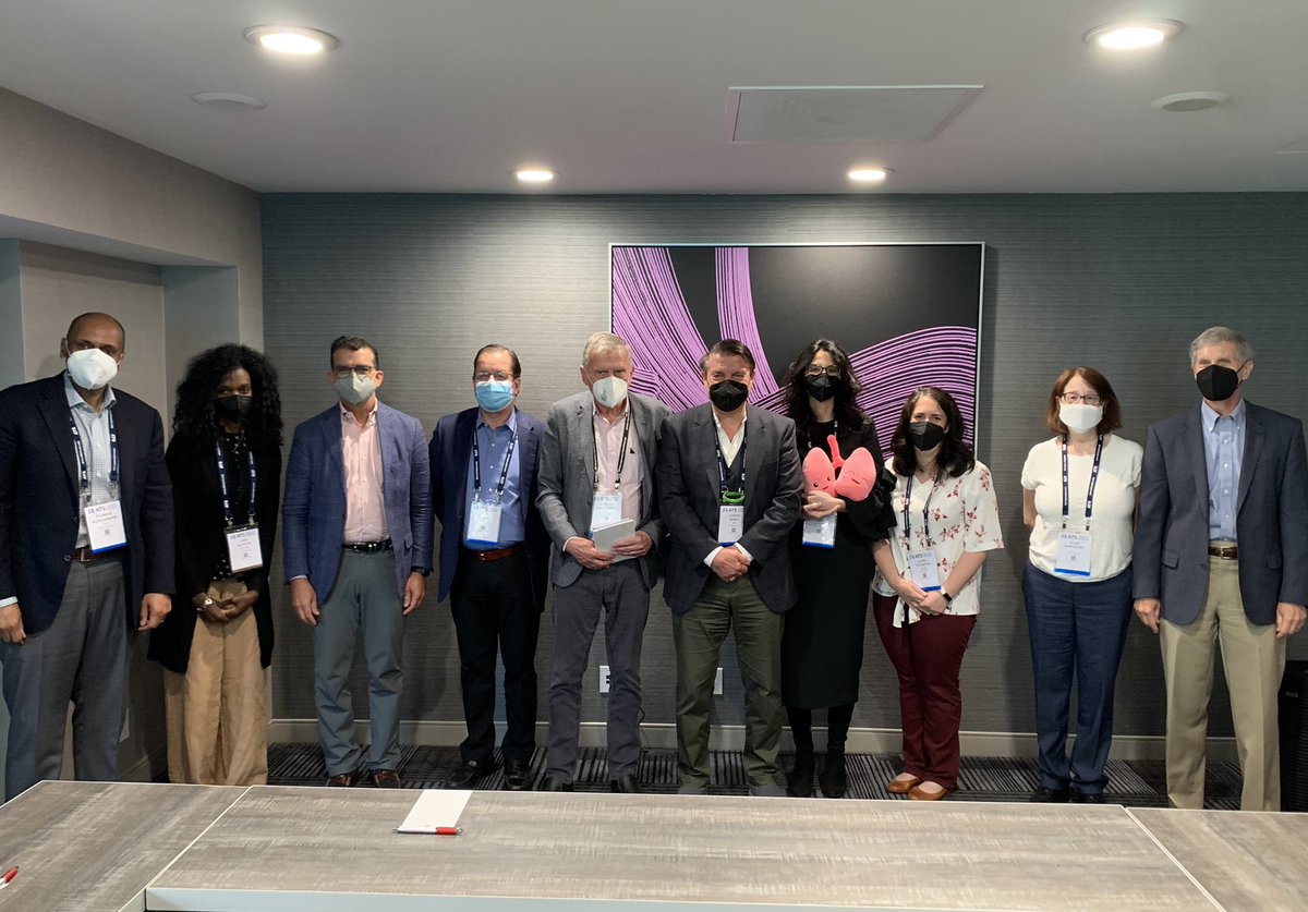 meilan_han's tweet photo. I got to hold Pinky and Lobe for our @LungAssociation meeting this morning who happen to be cousins of The @atscommunity twins Al and Viola… 😉 Love figuring out how we can all partner to find ways to improve our global lung health. #ATS2022 @MHealthLab https://t.co/mJ51a8zZYz