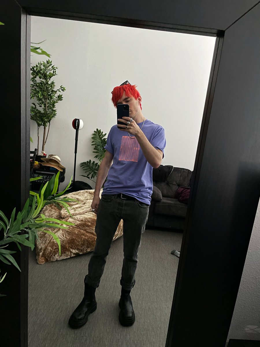 awsten's tweet photo. GOOD MORNING SAY IT BACK https://t.co/j4yAchkXEb
