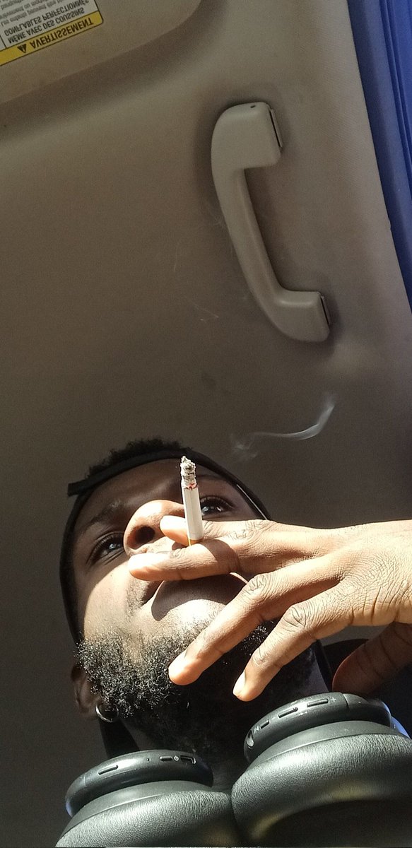 RobertB89548038's tweet photo. #novachild Cigs in the car https://t.co/PqEkQuB1Cz
